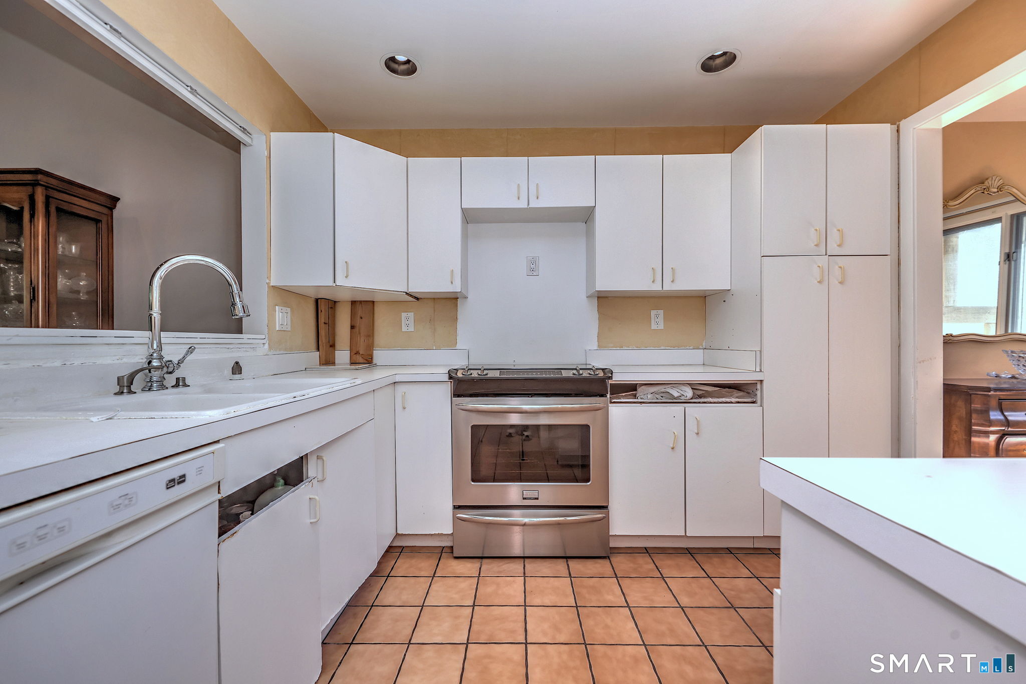 690 Forest Road, Unit 382 West Haven, CT 06516 - Photo 15 of 37
