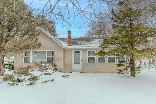 $280,000 | 5935 Sawyer Road, Sawyer, MI 49125