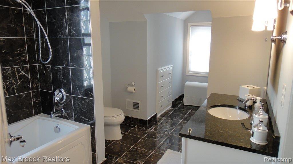 Stunning master bath
