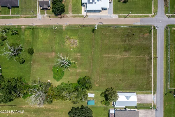 $50,000 | 205-211 North President Street, Delcambre, LA 70528
