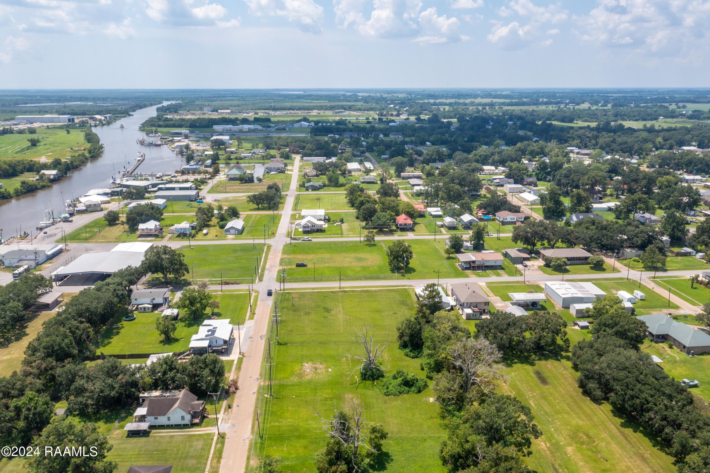 205-211 North President Street Delcambre, LA 70528 - Photo 2 of 10 IMG_7432