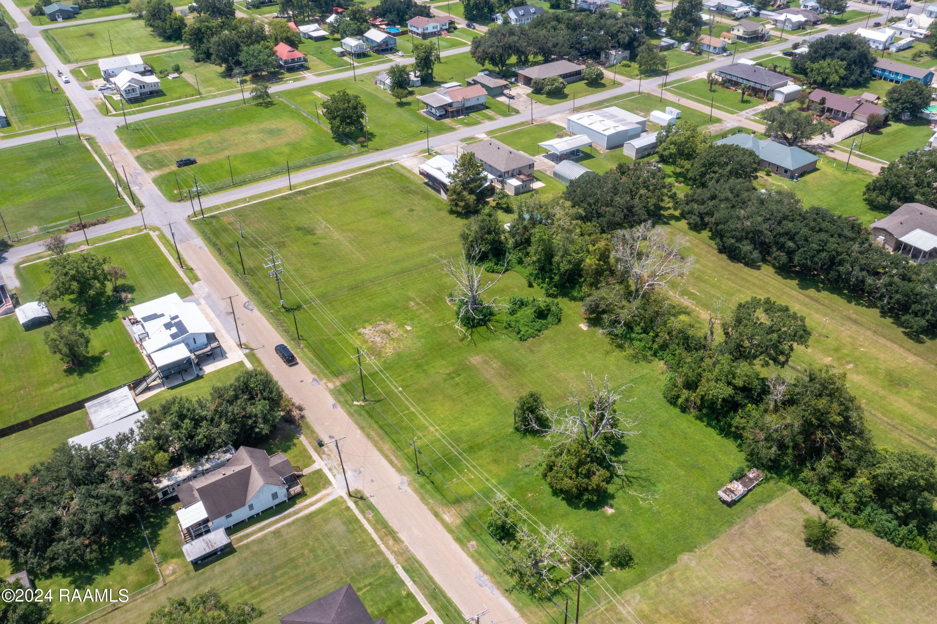 205-211 North President Street Delcambre, LA 70528 - Photo 3 of 10 IMG_7431