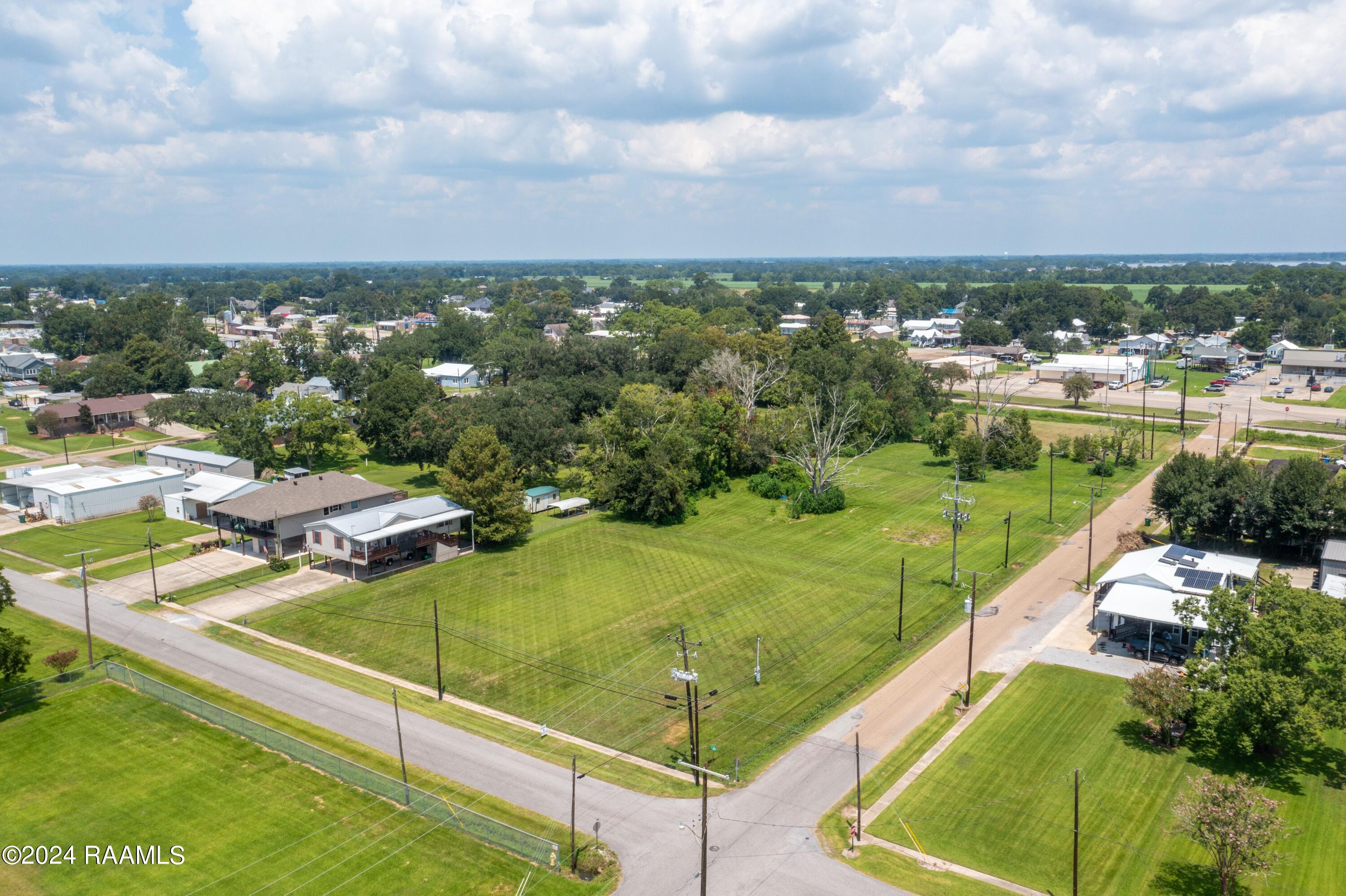 205-211 North President Street Delcambre, LA 70528 - Photo 4 of 10 IMG_7430