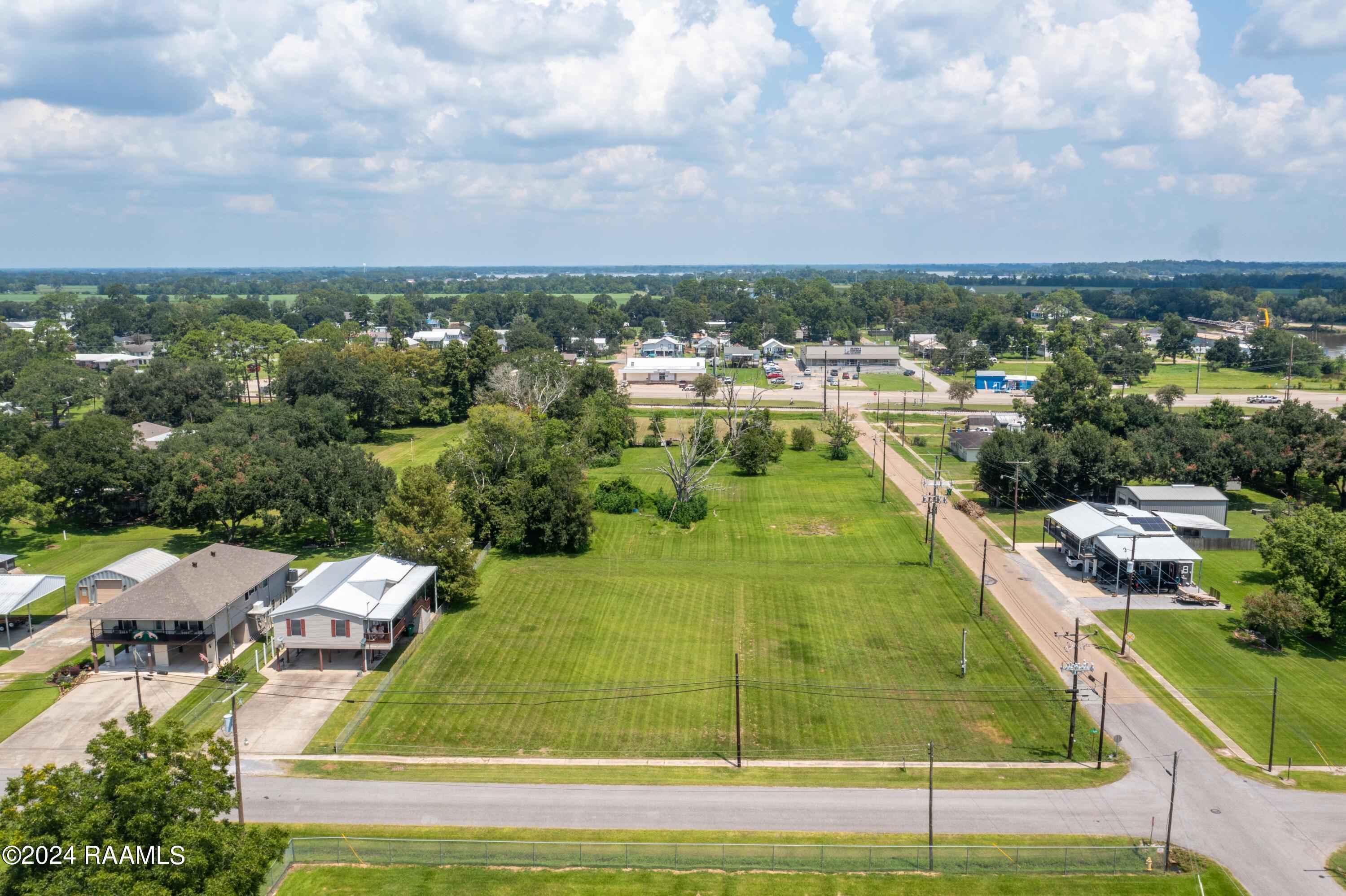 205-211 North President Street Delcambre, LA 70528 - Photo 5 of 10 IMG_7429