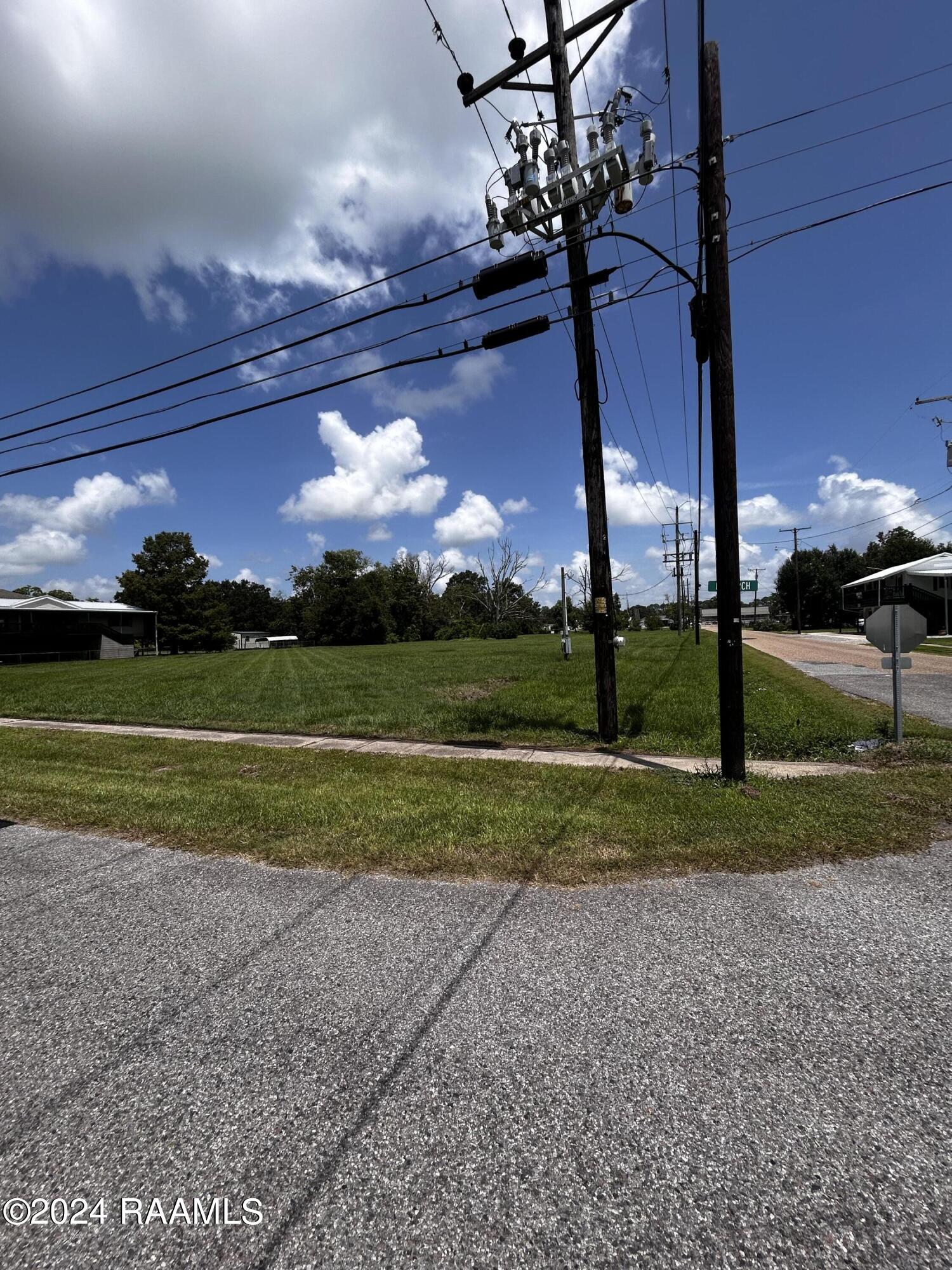 205-211 North President Street Delcambre, LA 70528 - Photo 7 of 10 IMG_7117