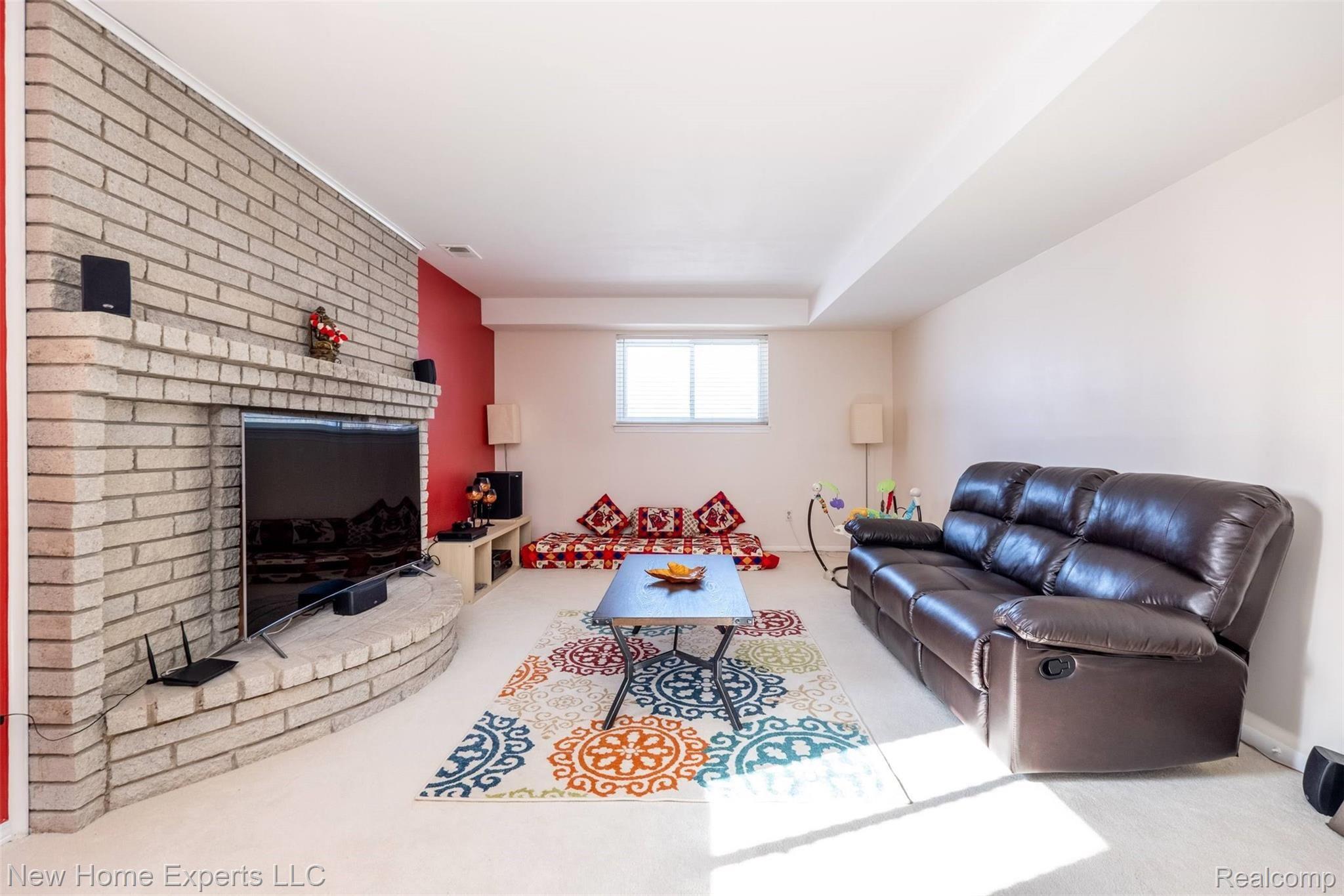 2170 Highsplint Drive Rochester, MI 48307 - Photo 13 of 26 2170 Highsplint-18.jpg