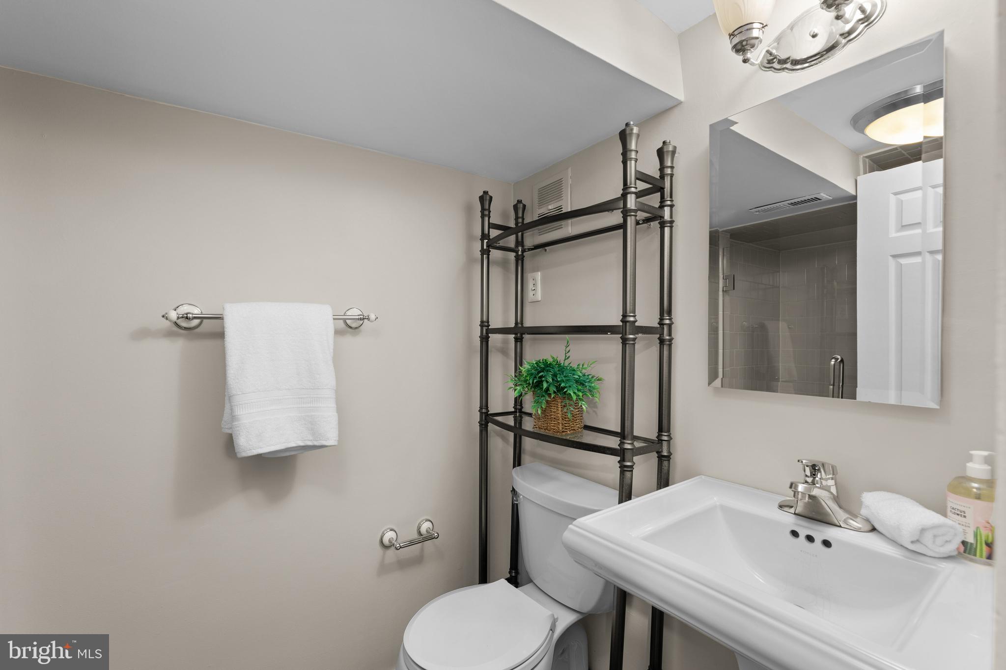 1216 28th Street Northwest Washington, DC 20007 - Photo 34 of 42