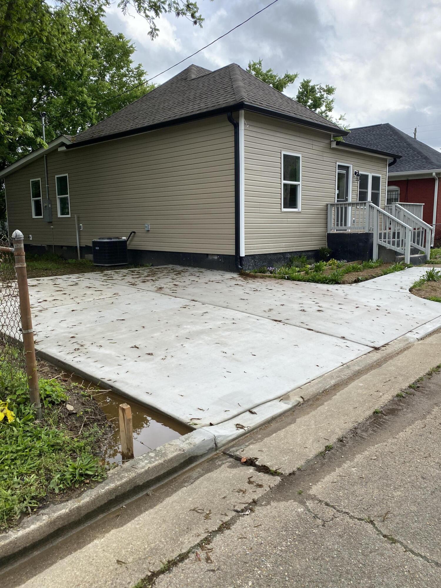 1815 Newell Avenue Chattanooga, TN 37404 - Photo 2 of 33 IMG_5588