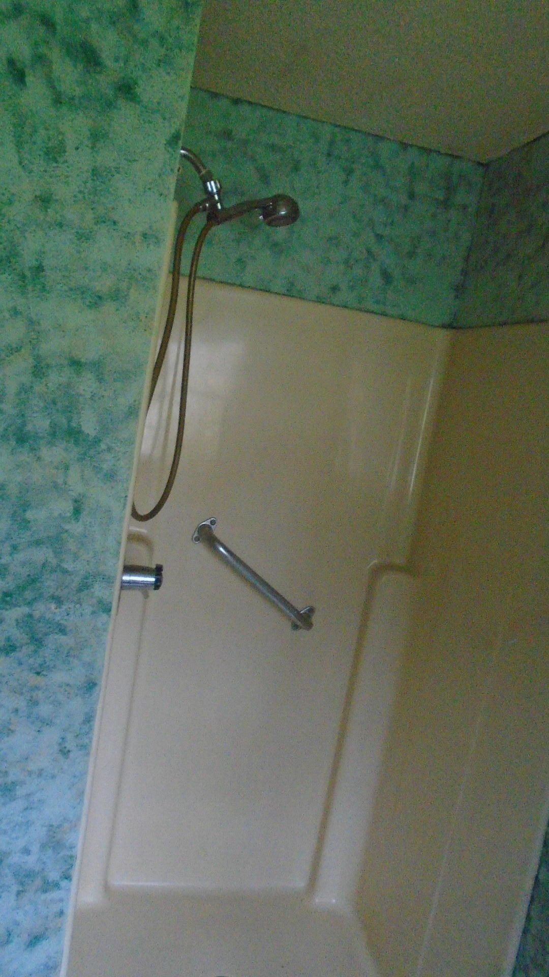 40 Reef Road Waldoboro, ME 04572 - Photo 17 of 26 17 Master shower