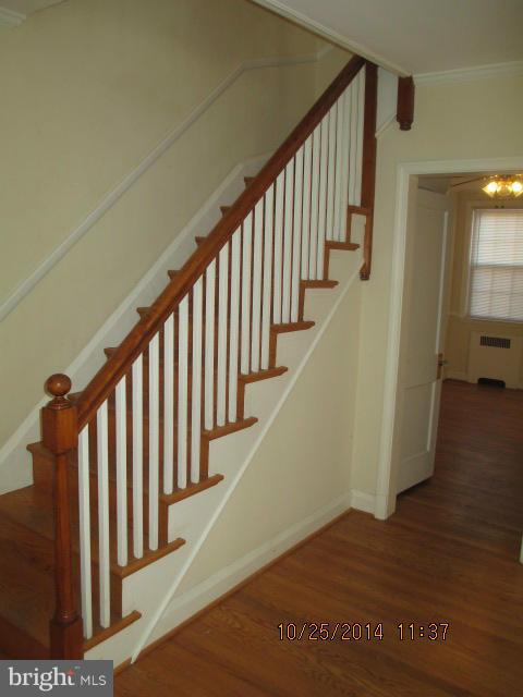 4501 Harcourt Road Baltimore, MD 21214 - Photo 5 of 19 Living Room