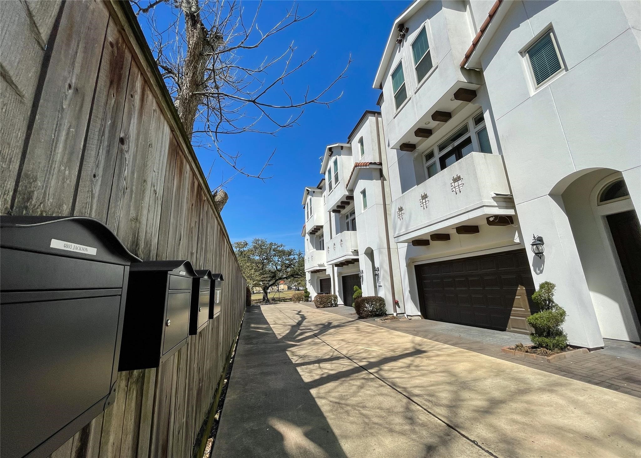4805 Jackson Street Houston, TX 77004 - Photo 4 of 38