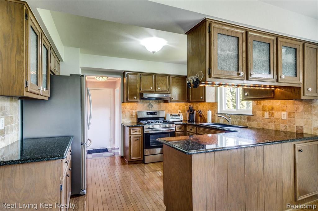 2055 Wayward Drive Rochester Hills, MI 48309 - Photo 19 of 41