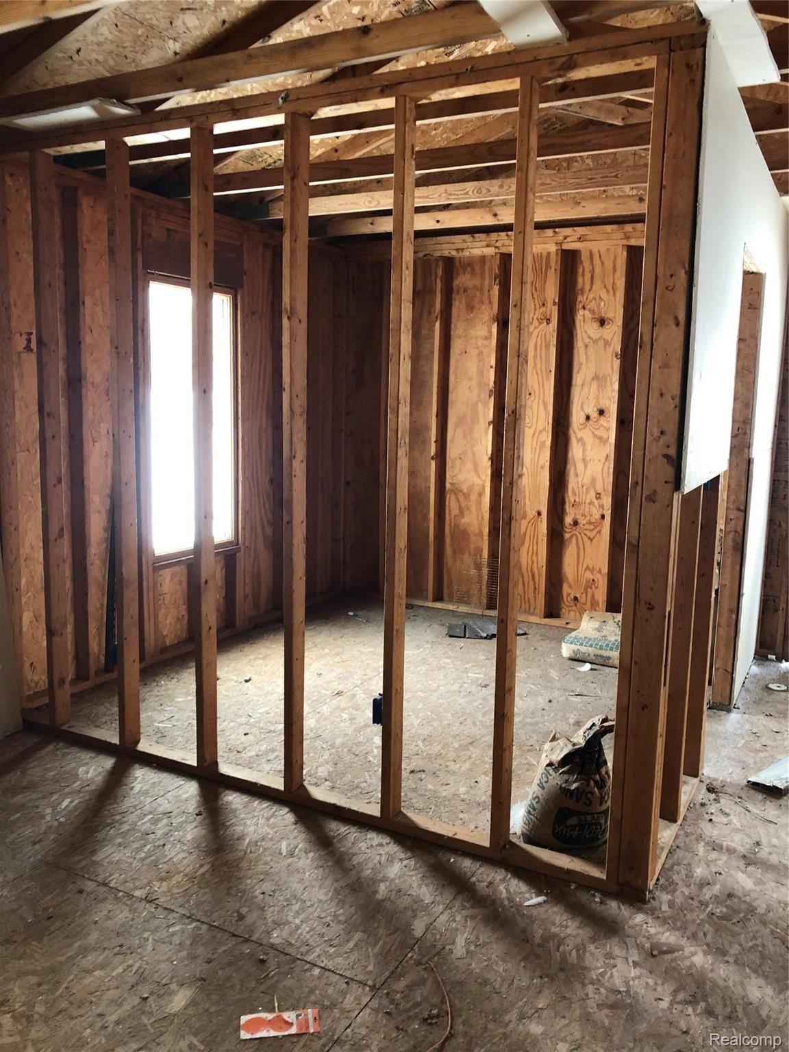 9262 North Lakeshore Road Port Austin, MI 48467 - Photo 6 of 11 4.jpg