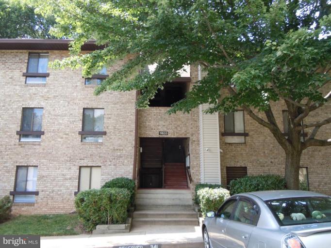 11633 Stoneview Square, Unit 1B Reston, VA 20191 - Photo 1 of 4 Exterior (Main)