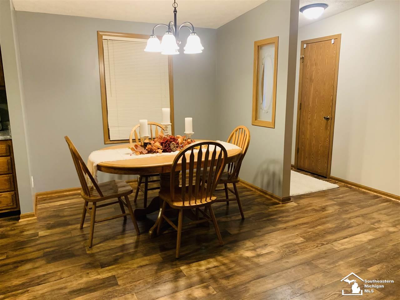 424 Monroe Street Carleton, MI 48117 - Photo 3 of 12 50025068-2.JPG