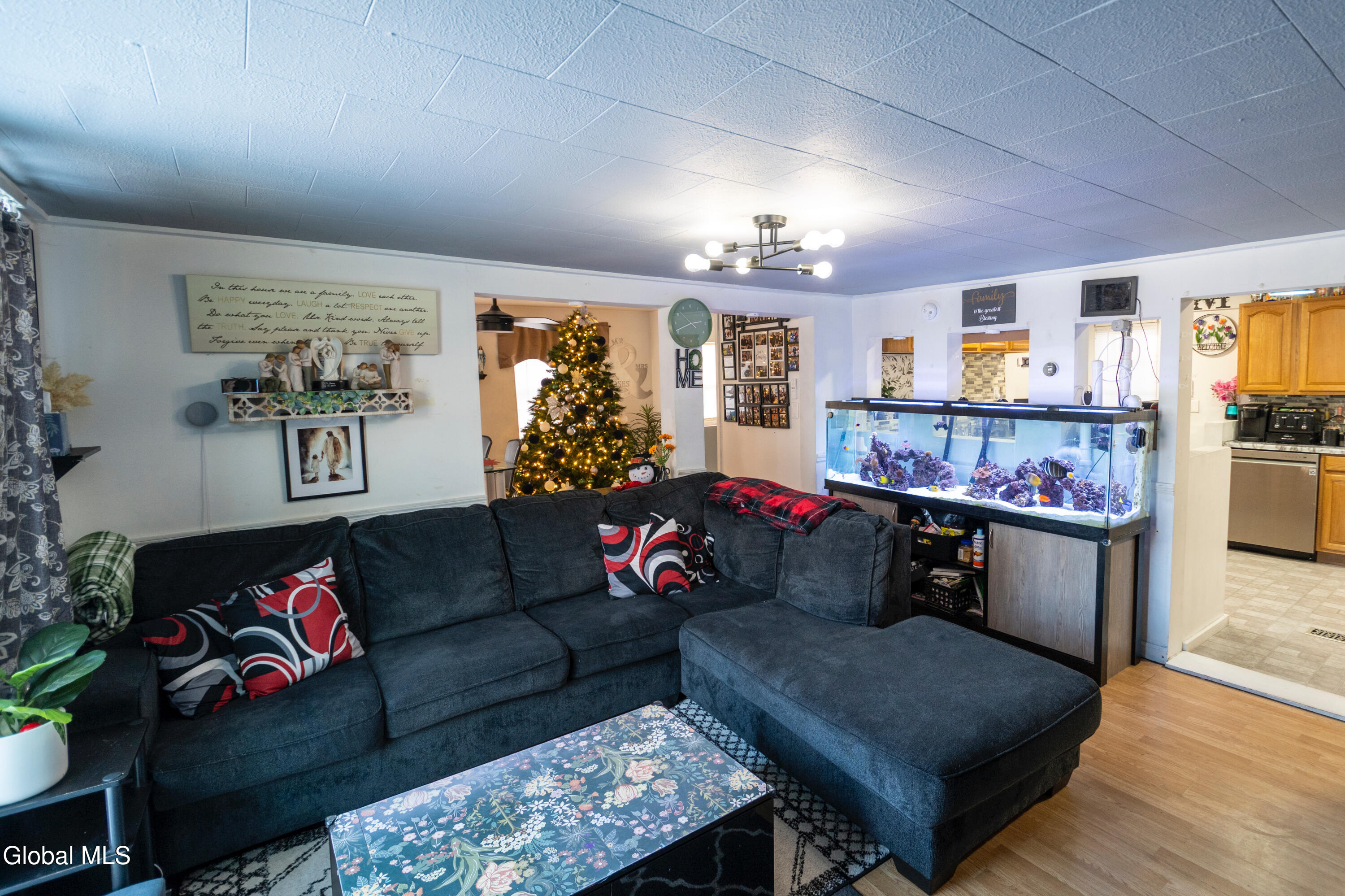 32 Twin Channels Road Queensbury, NY 12804 - Photo 11 of 27 Livingroom