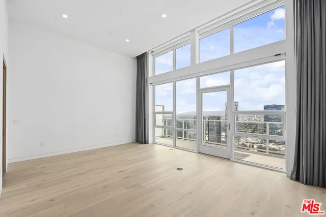 $35,000 | 230 West Olympic Boulevard, Unit PH 2, Los Angeles, CA 90015