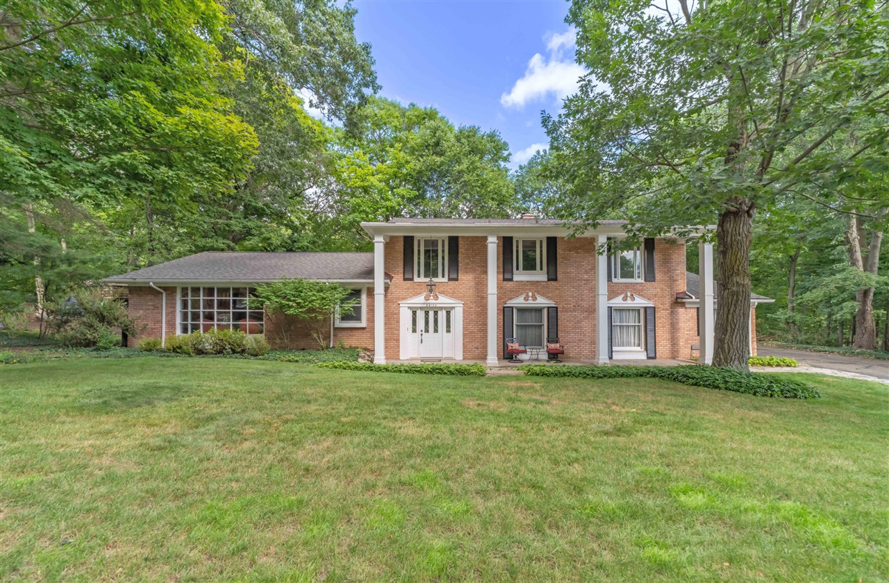 34150 Hunters Row Farmington Hills, MI 48331 - Photo 1 of 58
