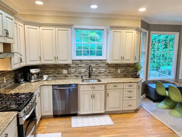 $7,200 | 24 Wilafra Place, Northport, NY 11768