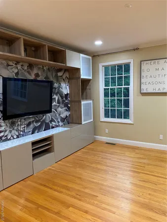 $7,200 | 24 Wilafra Place, Northport, NY 11768