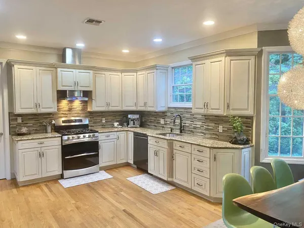 $7,200 | 24 Wilafra Place, Northport, NY 11768