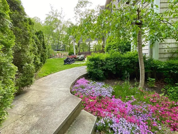 $7,200 | 24 Wilafra Place, Northport, NY 11768