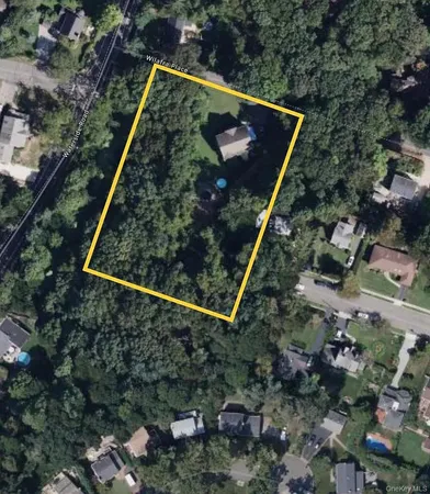 $7,200 | 24 Wilafra Place, Northport, NY 11768