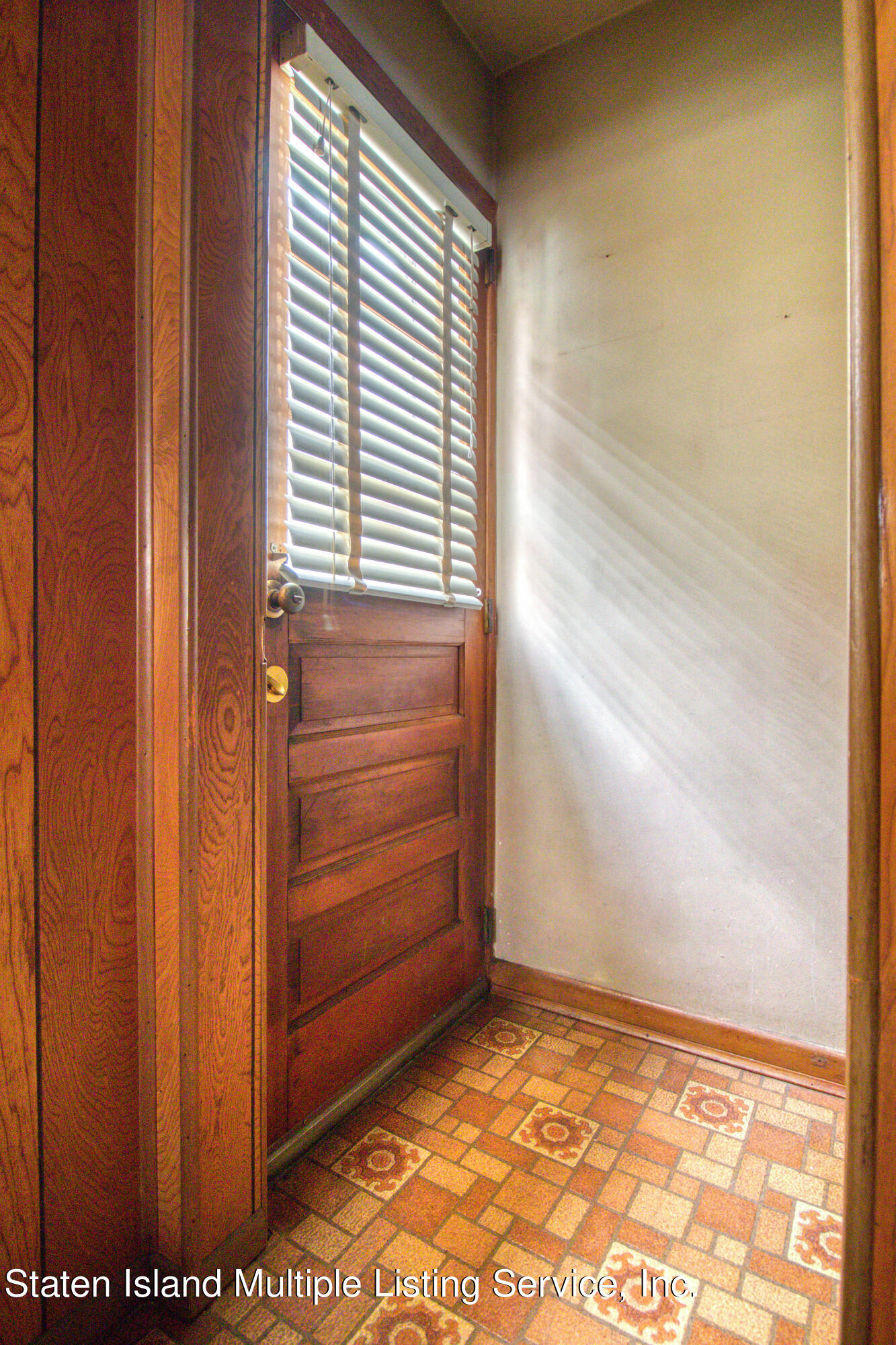 331 Willowbrook Road Staten Island, NY 10314 - Photo 10 of 22 331 Willowbrook Road-13