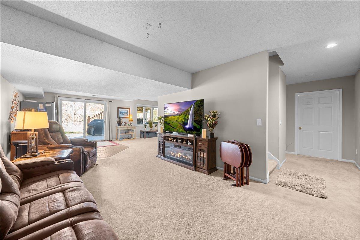 139 Ridge Way Mahtomedi, MN 55115 - Photo 22 of 30