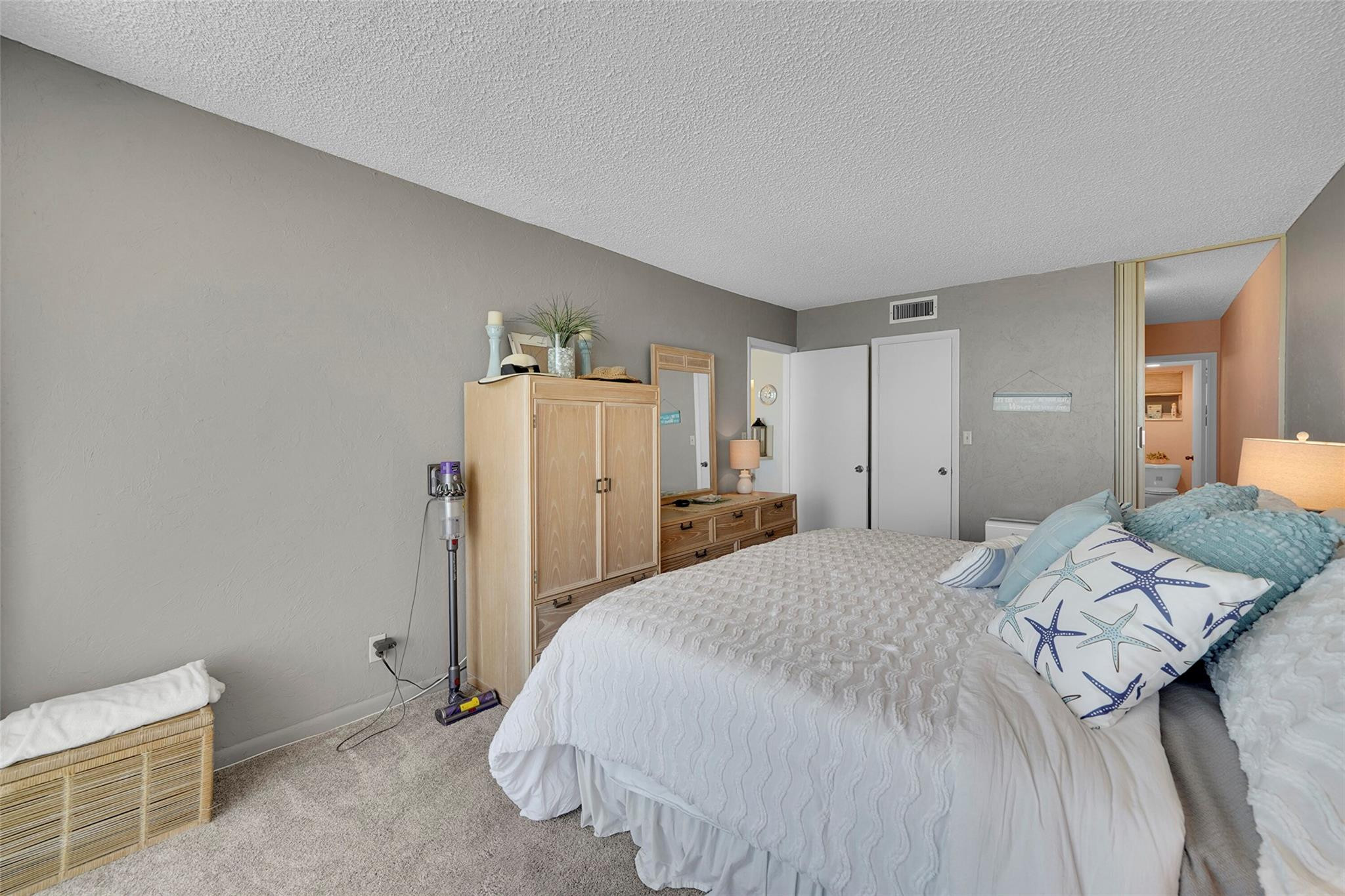 400 North Surf Road, Unit 503 Hollywood, FL 33019 - Photo 20 of 35