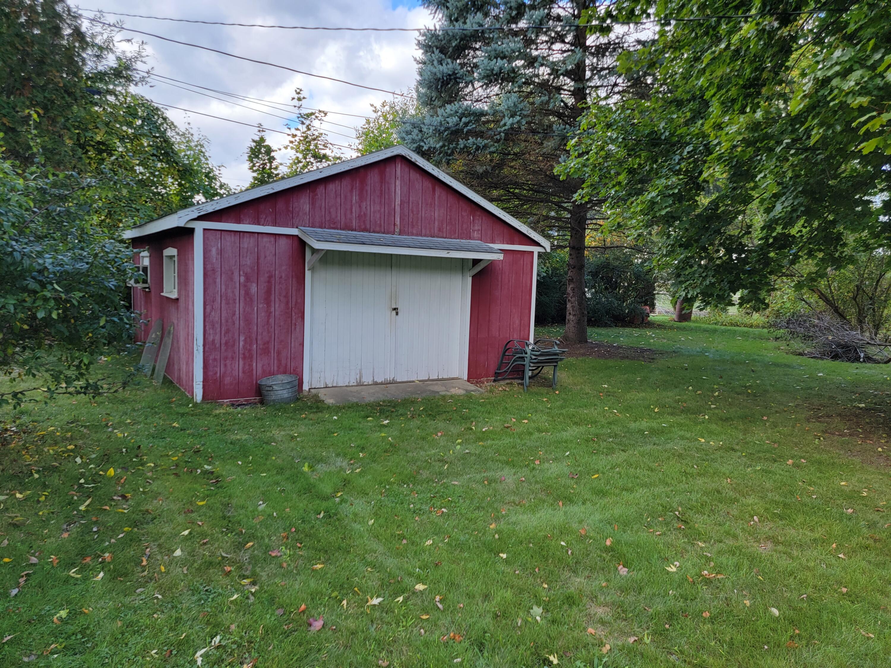 522 North Douglas Avenue Three Rivers, MI 49093 - Photo 18 of 20 20231006_130506