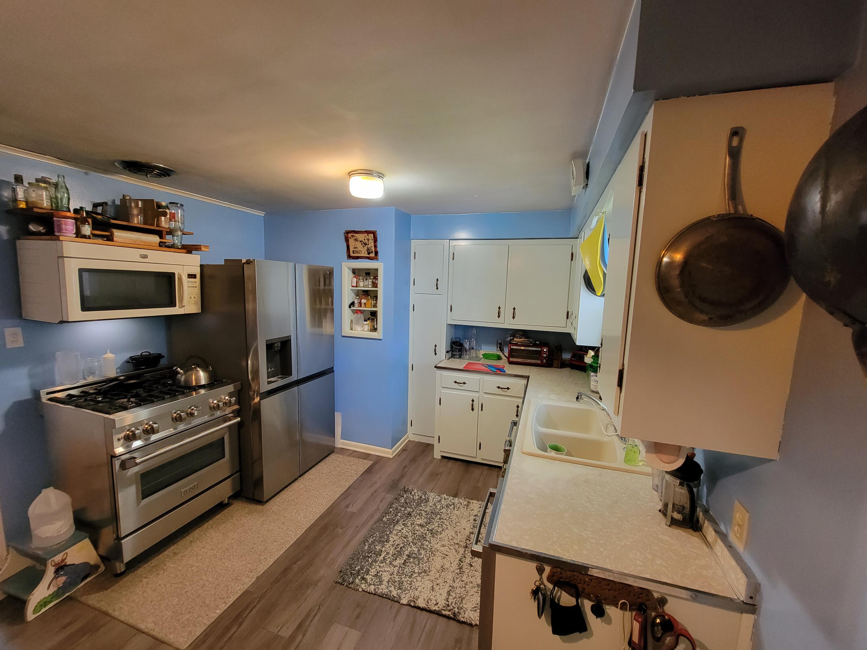 522 North Douglas Avenue Three Rivers, MI 49093 - Photo 6 of 20 20231006_125820