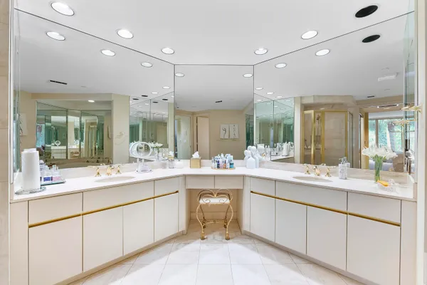 $1,400,000 | 20320 Fairway Oaks Drive, Unit 321, Boca Raton, FL 33434