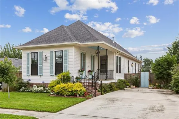 $329,000 | 1929 Mehle Street, Arabi, LA 70032