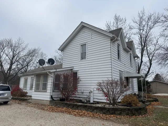 $380,000 | 737 East Grant Highway, Marengo, IL 60152