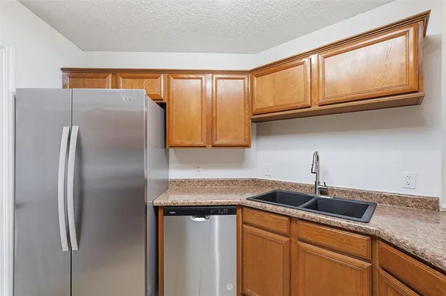 $230,000 | 641 Green Mountain Road, Burleson, TX 76028