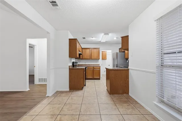 $230,000 | 641 Green Mountain Road, Burleson, TX 76028