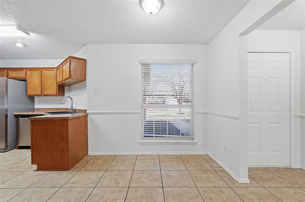 641 Green Mountain Road Burleson, TX 76028 - Photo 15 of 32