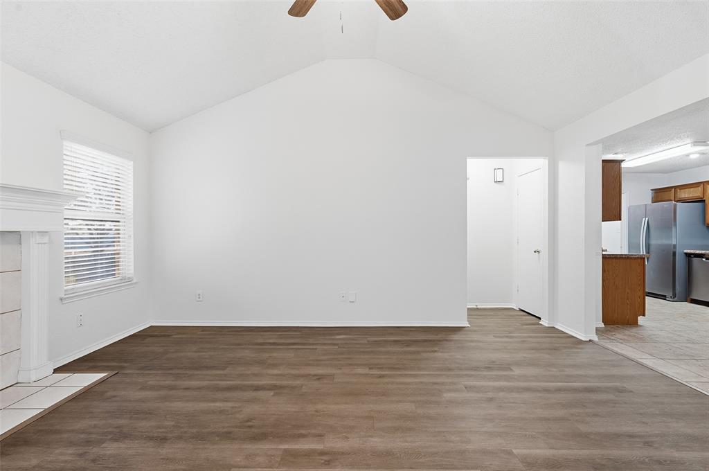 641 Green Mountain Road Burleson, TX 76028 - Photo 17 of 32