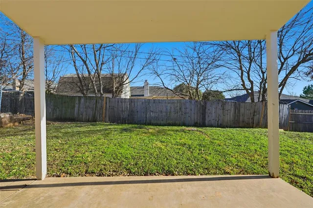$230,000 | 641 Green Mountain Road, Burleson, TX 76028