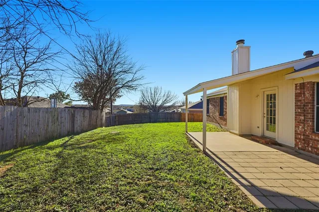 $230,000 | 641 Green Mountain Road, Burleson, TX 76028