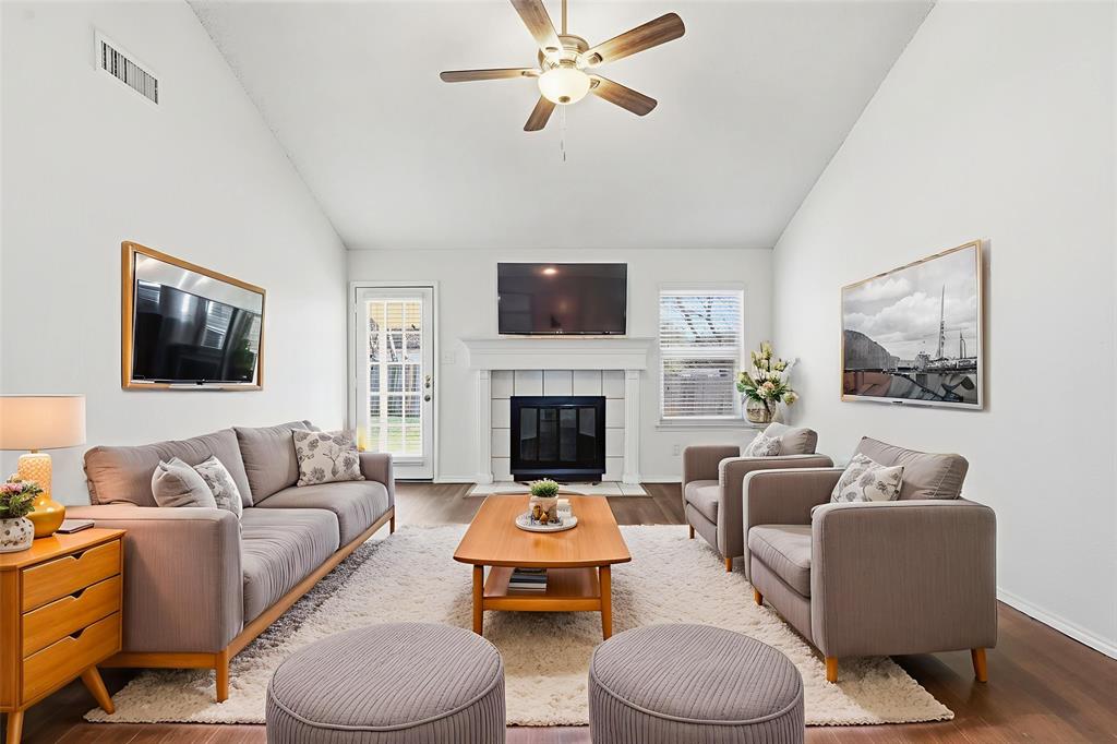 641 Green Mountain Road Burleson, TX 76028 - Photo 3 of 32