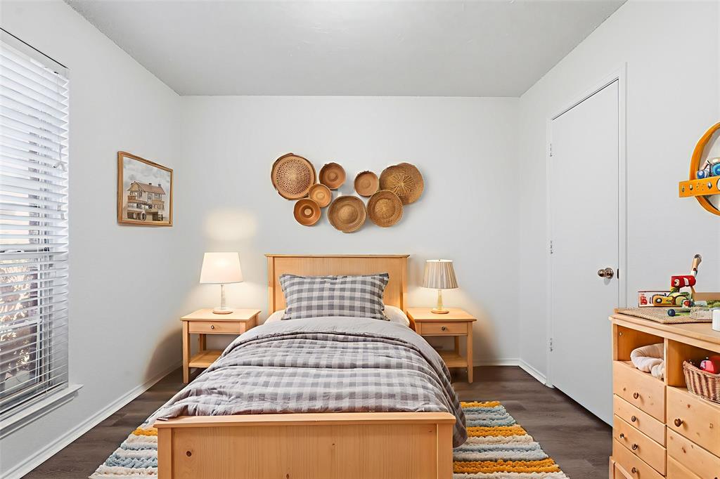 641 Green Mountain Road Burleson, TX 76028 - Photo 5 of 32