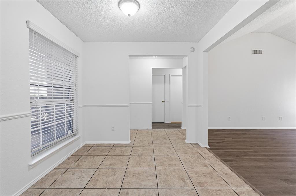 641 Green Mountain Road Burleson, TX 76028 - Photo 7 of 32