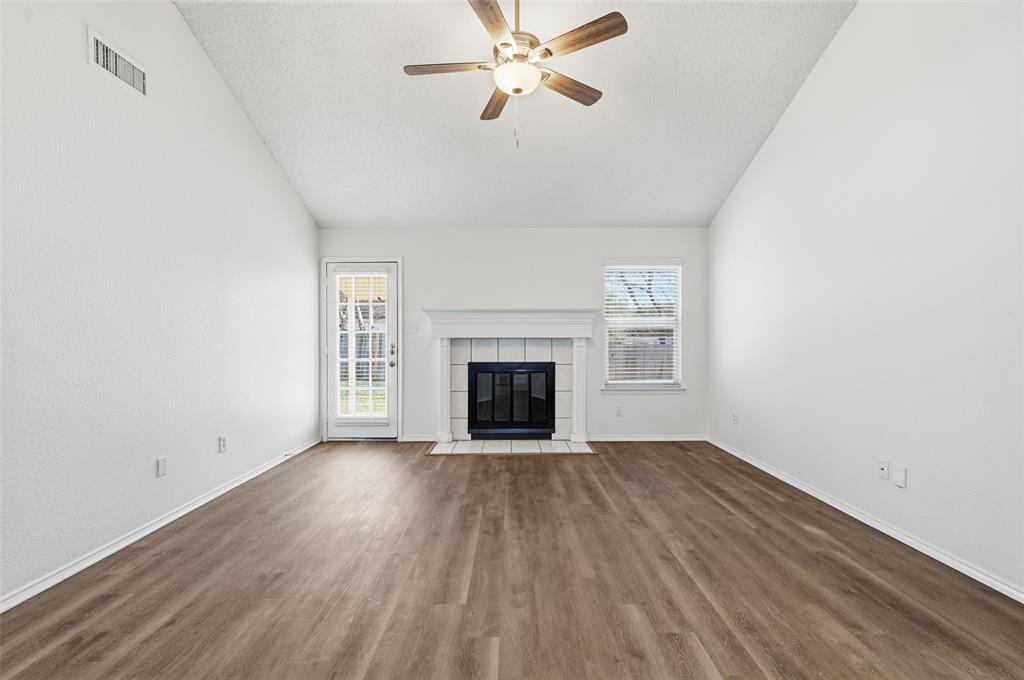 641 Green Mountain Road Burleson, TX 76028 - Photo 8 of 32