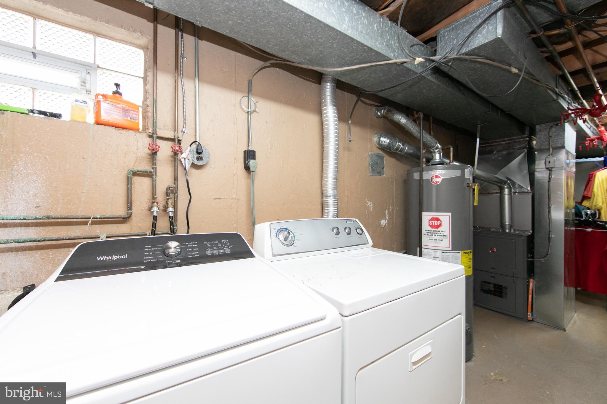 10927 Lockart Road Philadelphia, PA 19116 - Photo 30 of 40 Laundry Room
