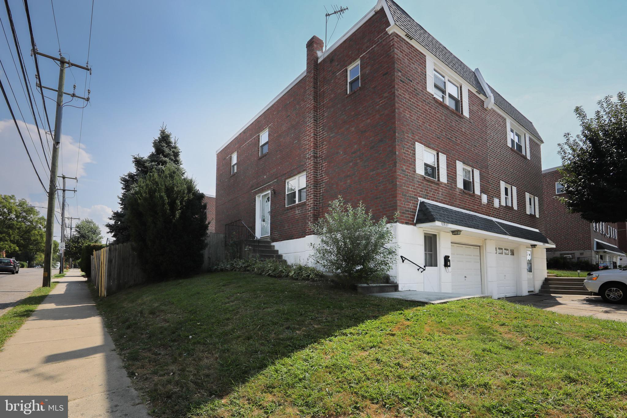 10927 Lockart Road Philadelphia, PA 19116 - Photo 32 of 40 Exterior Front