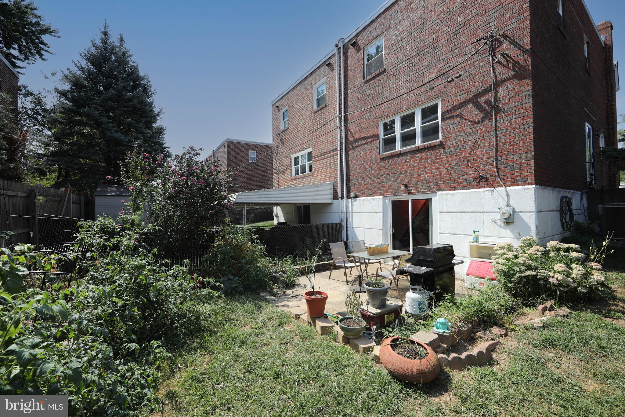 10927 Lockart Road Philadelphia, PA 19116 - Photo 37 of 40 Exterior Back Corner Lot