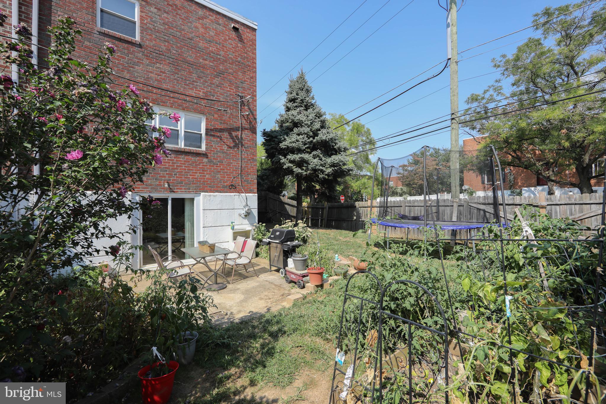 10927 Lockart Road Philadelphia, PA 19116 - Photo 39 of 40 Exterior Back Corner Lot