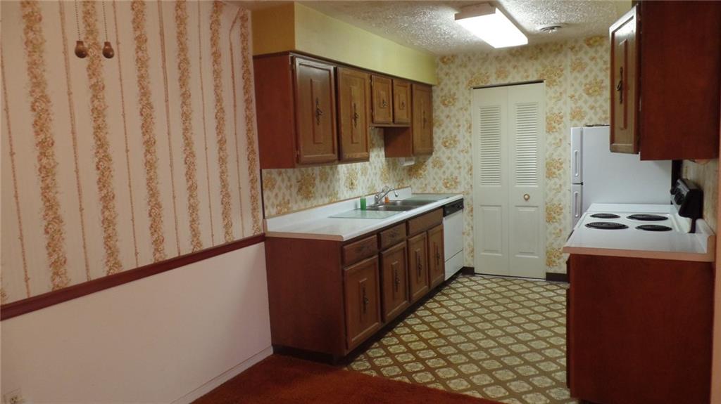 300 Gilkeson Road Pittsburgh, PA 15228 - Photo 6 of 24 Gallery Image 6